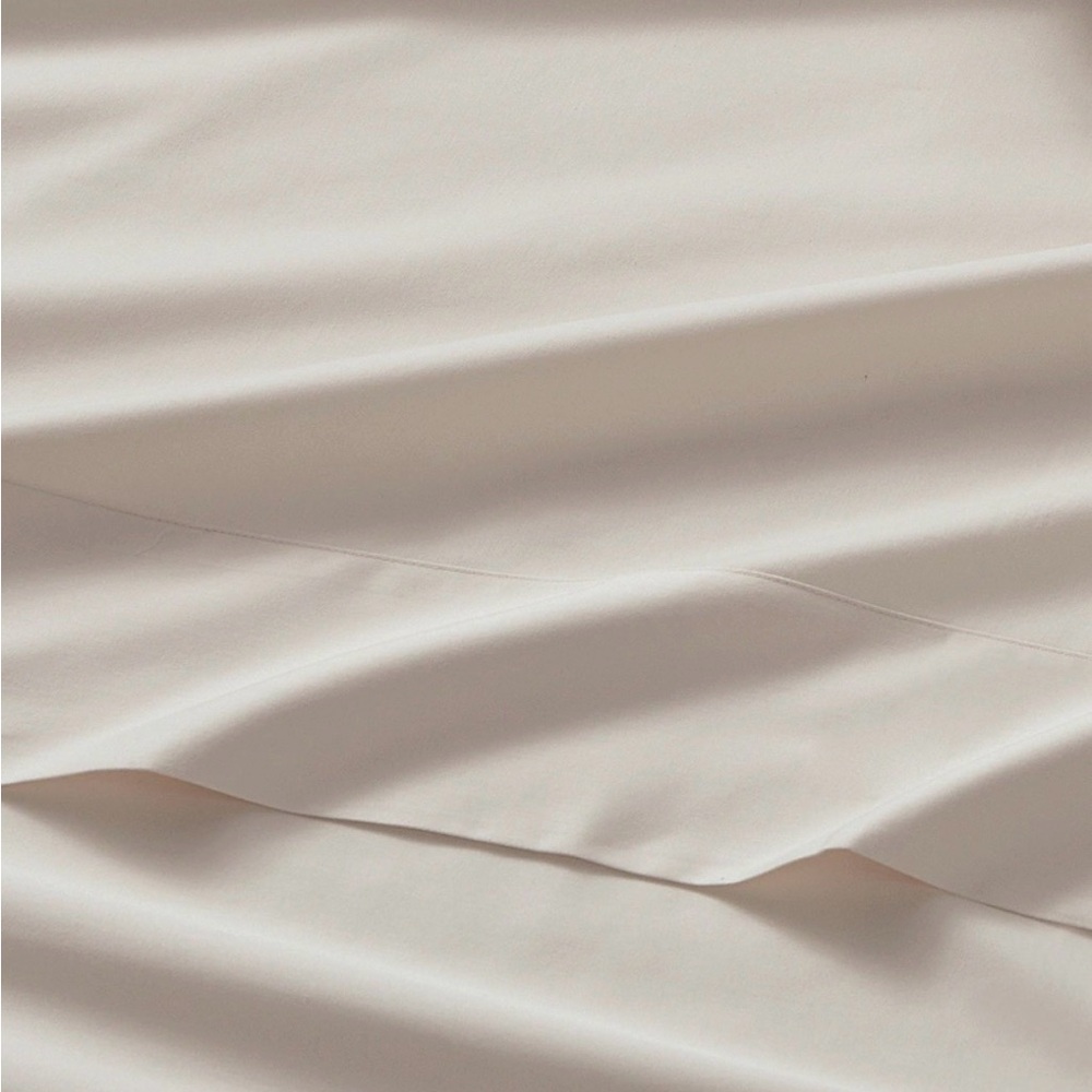 DKNY 4 Pc Cooling Sheet Set- Grand Lit color Moon Beam - Picture 8 of 9